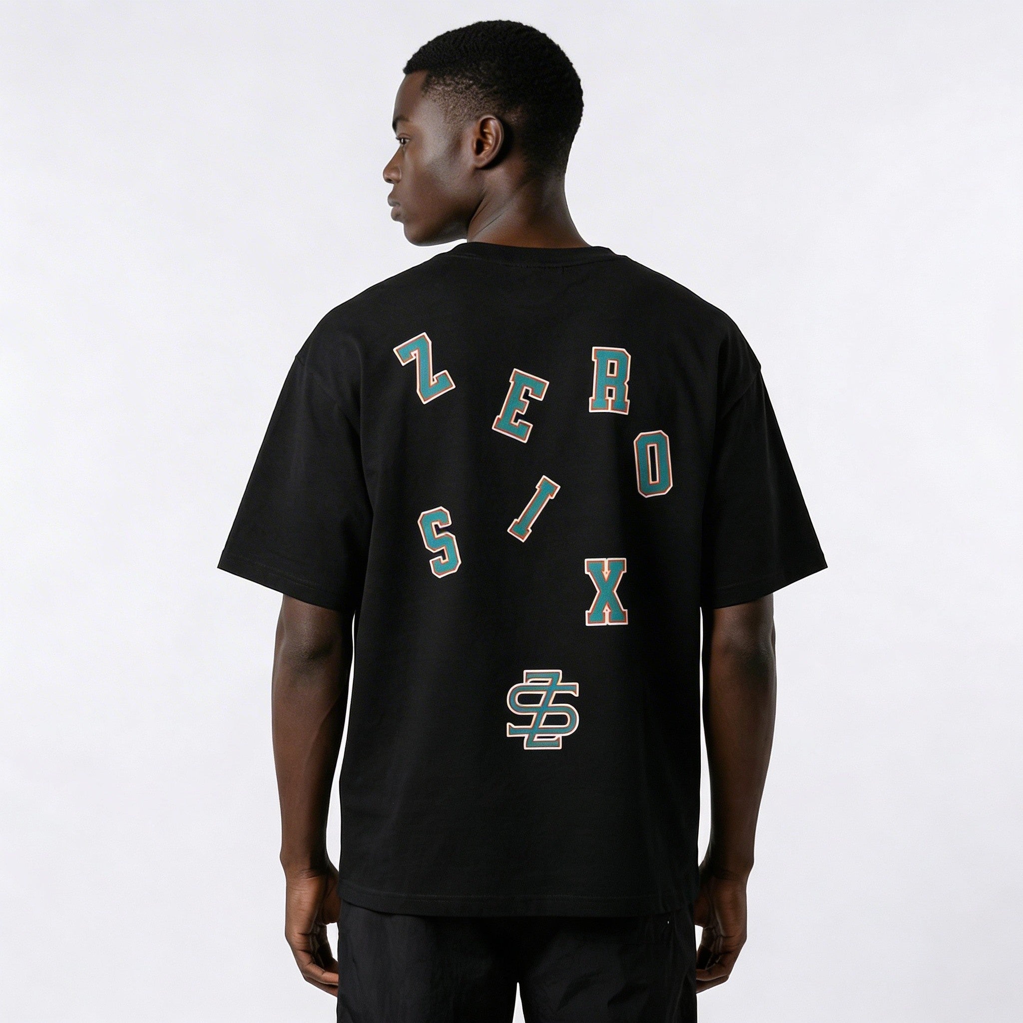 SCRAMBLED PRINT TEE - BLACK
